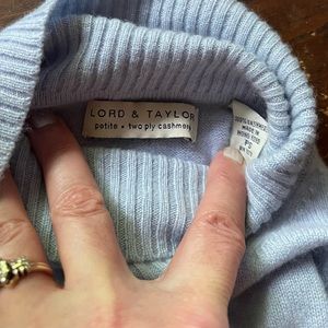 🔒NOT FOR SALE 🔒Lord and Taylor Cropped Cashmere sweater